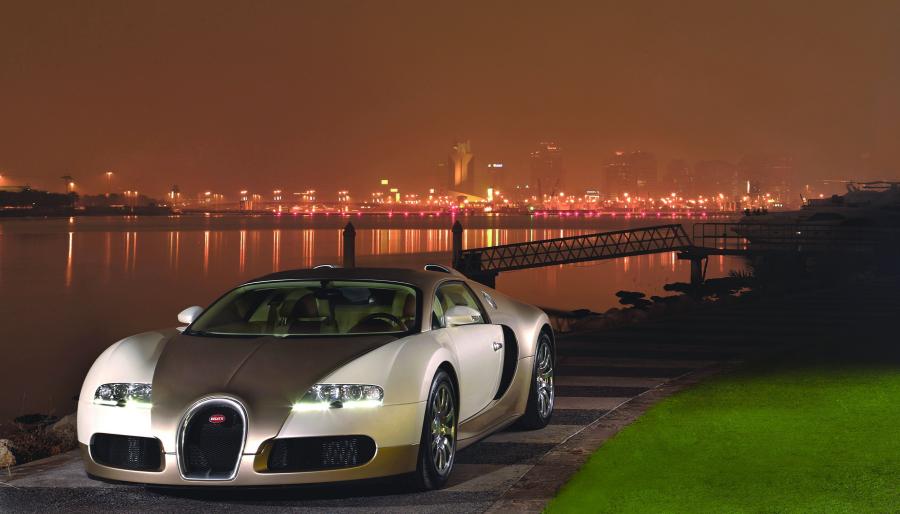  Bugatti Veyron 16.4 Centenaire 2009 года  (фото 75 из 130)